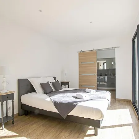 Hébergement de vacances Quijote, Maison Moderne Avec Terrasse A *