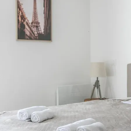 Hébergement de vacances Quijote, Maison Moderne Avec Terrasse A Caen