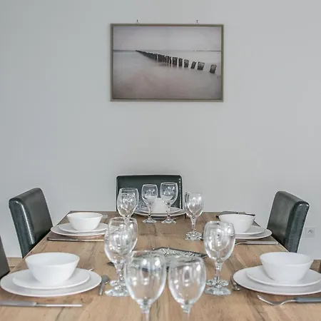 Quijote, Maison Moderne Avec Terrasse A 펜션