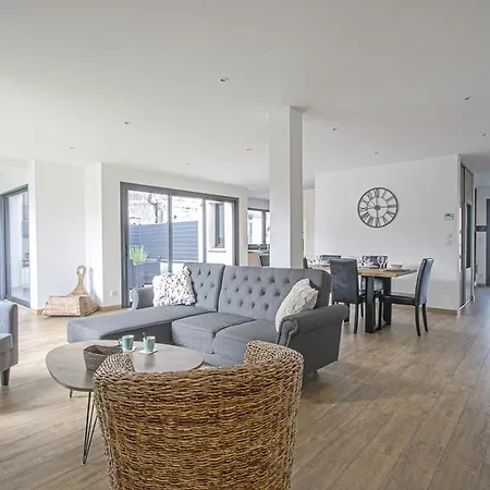 펜션 Quijote, Maison Moderne Avec Terrasse A *
